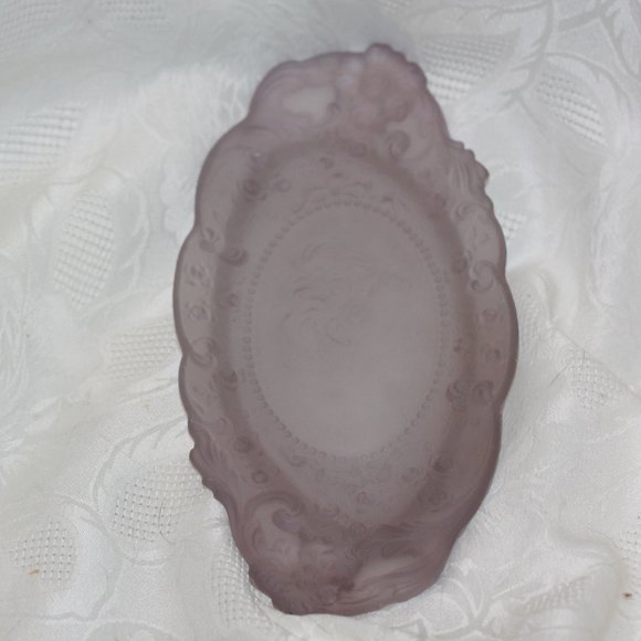 Frosted glass Floral Cameo Portrait woman bust Dresser tray Plate flower Vintage - Picture 2 of 5
